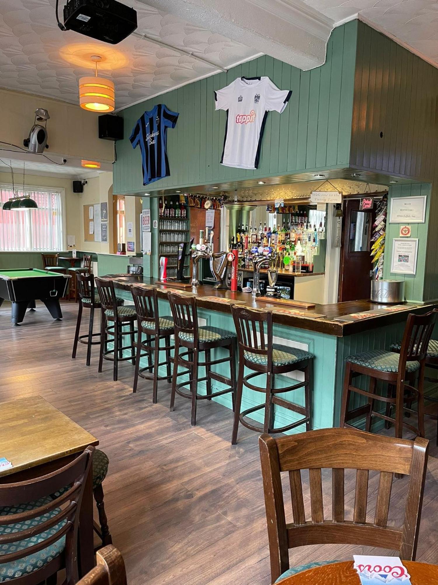 הארוויץ' Shakers Inn מראה חיצוני תמונה